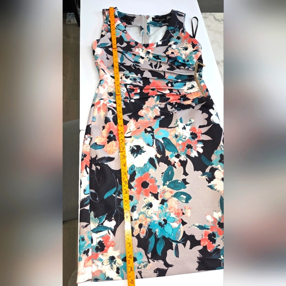 Ivanka Trump, Curvy Floral Starburst Sheath Dress Zipper Size 6 Small to Medium - Picture 7 of 11